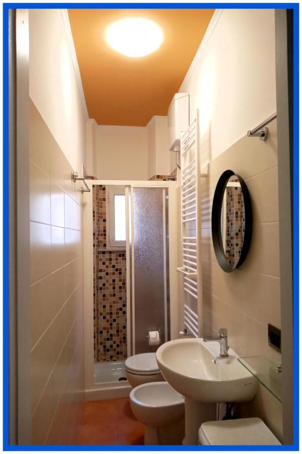 La Casa Di Anna A Due Passi Dal Mare... E Non Solo Apartment วาโด ลีกูเร ภายนอก รูปภาพ